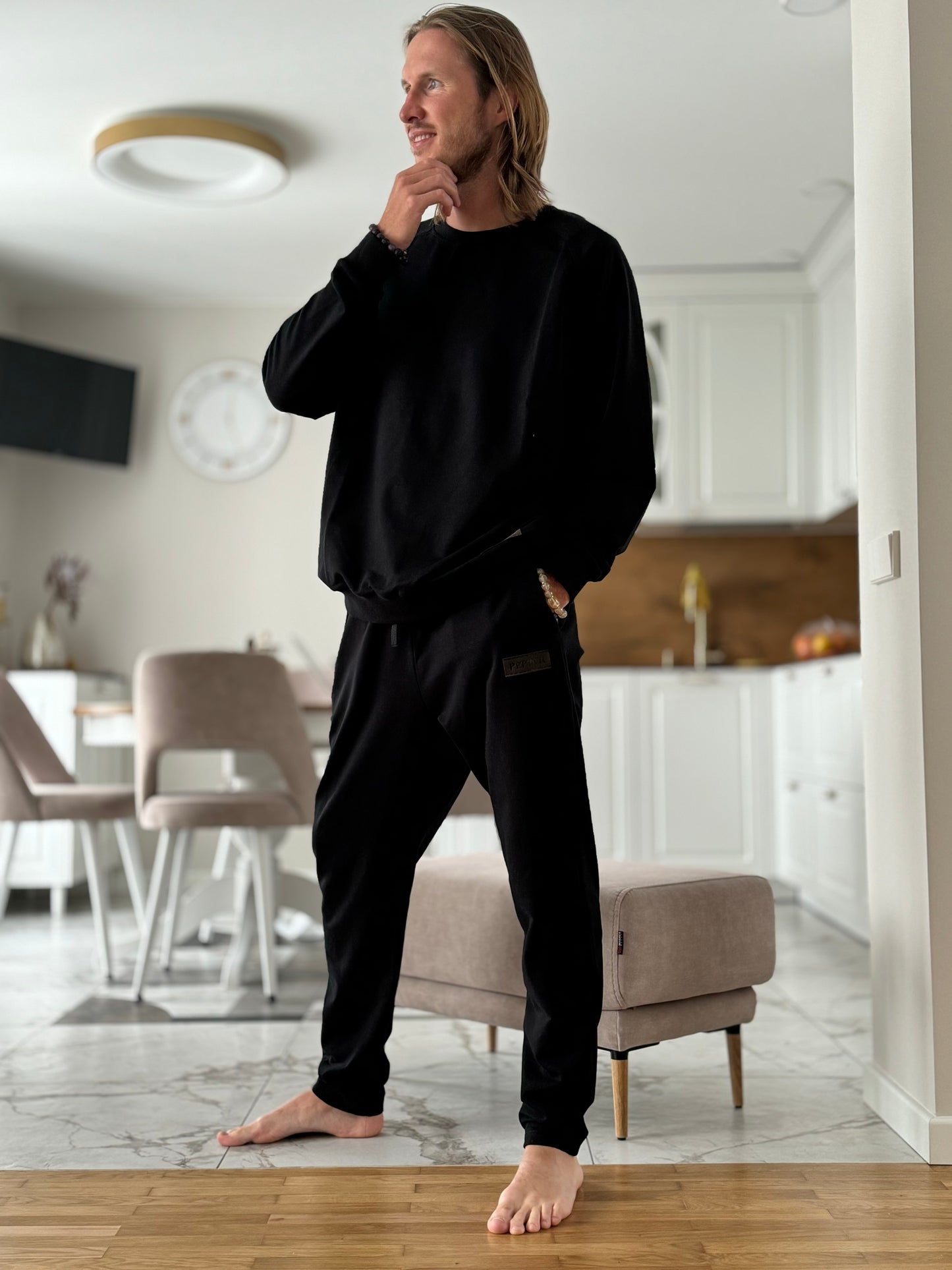 PEPPER UNISEX Active Oversize juodas džemperis