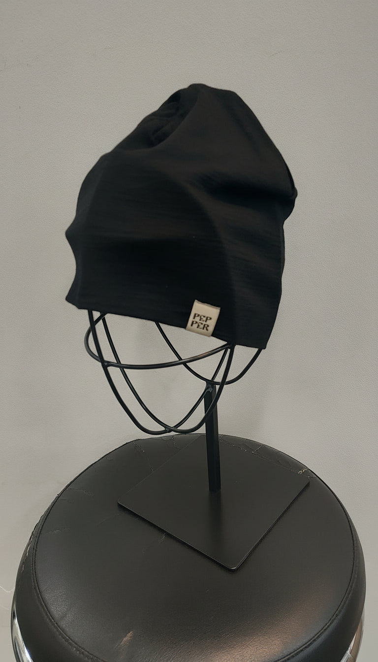 PEPPER UNISEX black merino vilnos kepurė