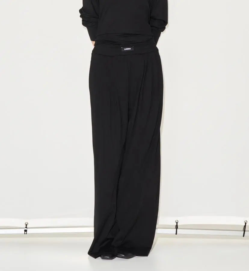 Lumina juodos laisvalaikio kelnės moterims