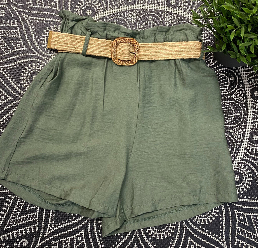 Chika šortai moterims