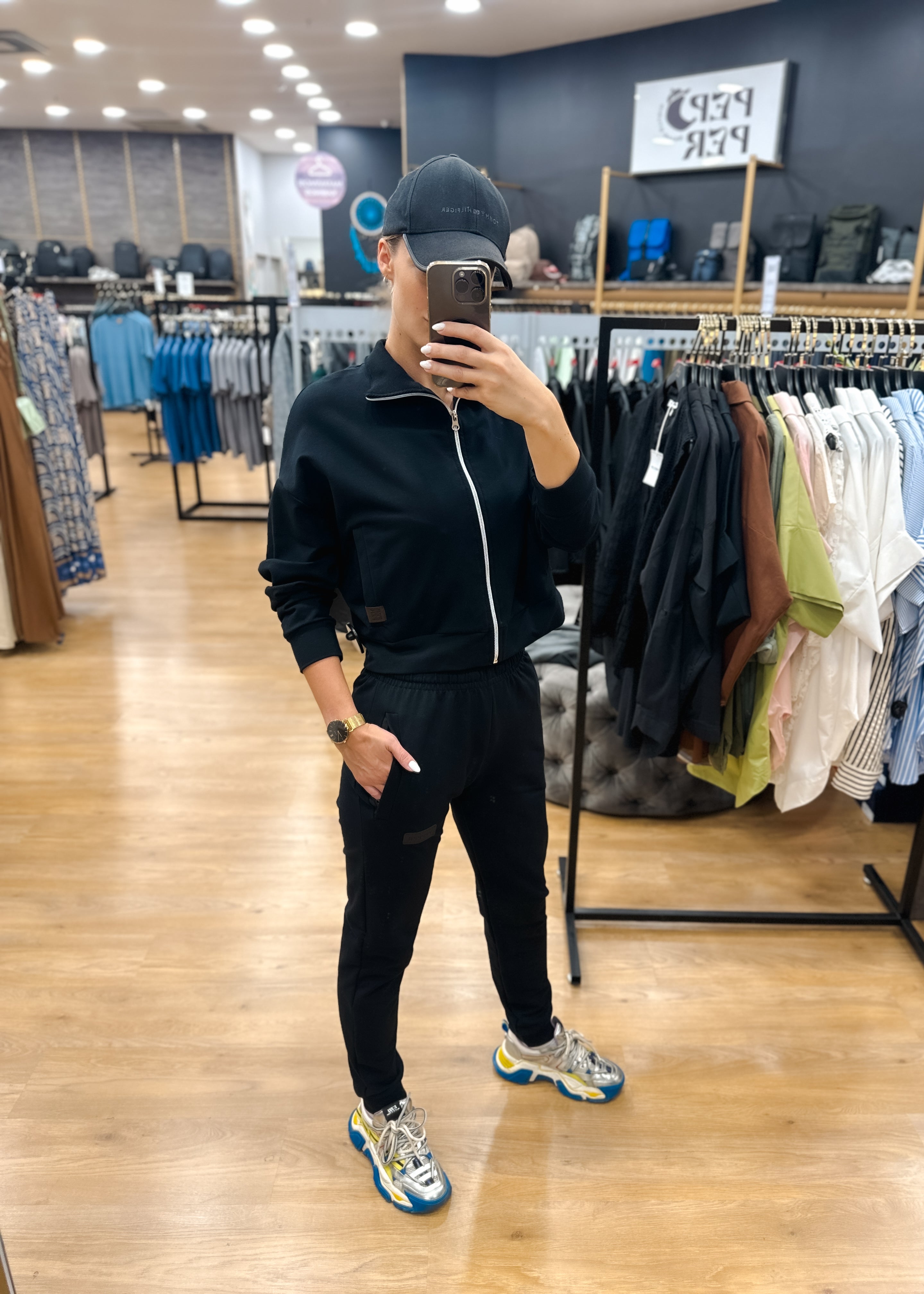 PEPPER sweet black sweater with zipper for women 