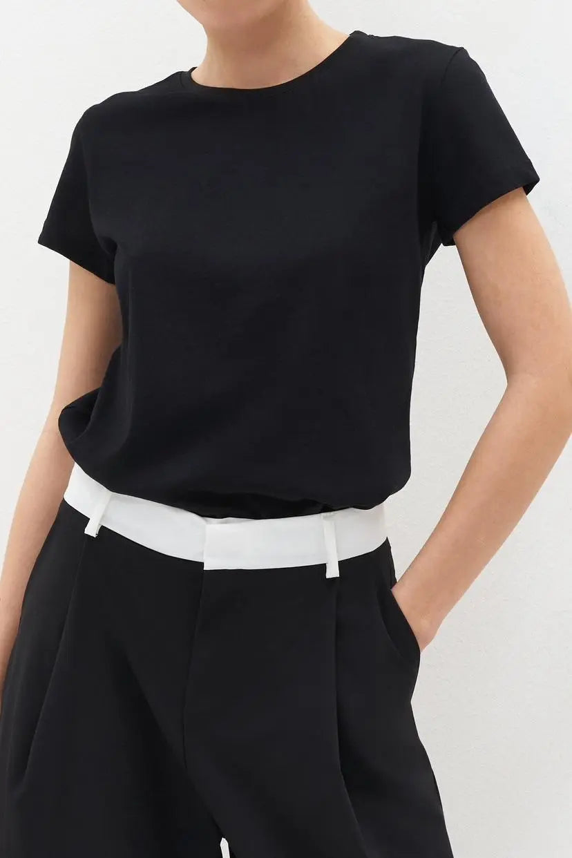 Lumina black casual t-shirt for women