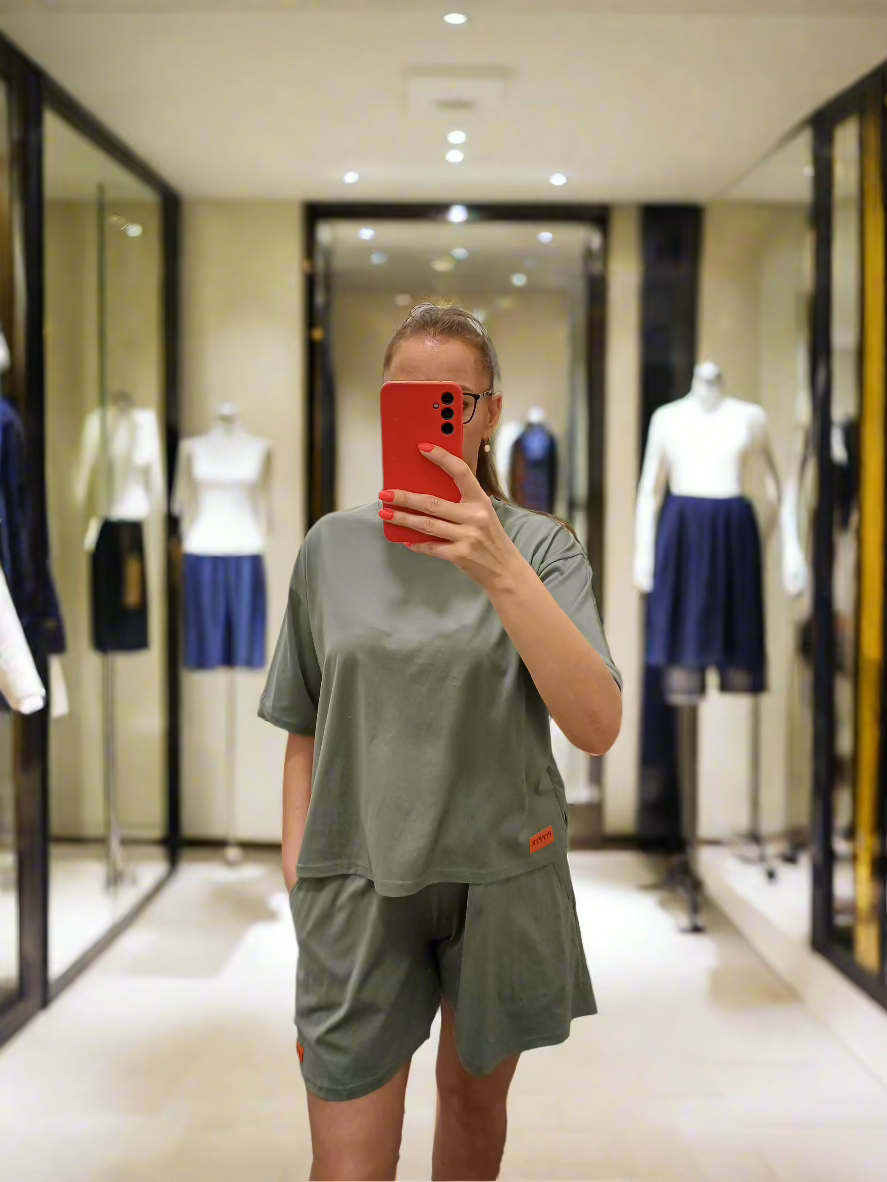 PEPPER Vetiver platėjantys ploni šortai moterims