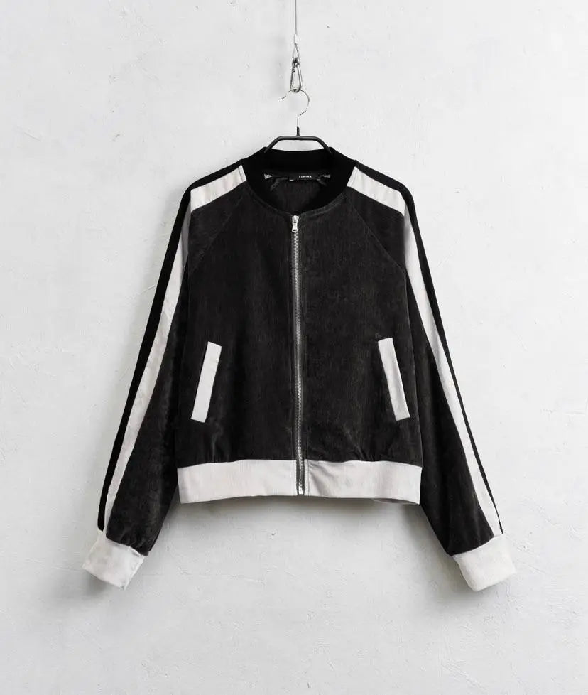 Lumina juodas veliūrinis džemperis