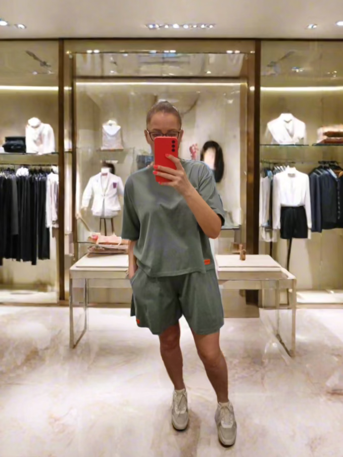 PEPPER Vetiver platėjantys ploni šortai moterims