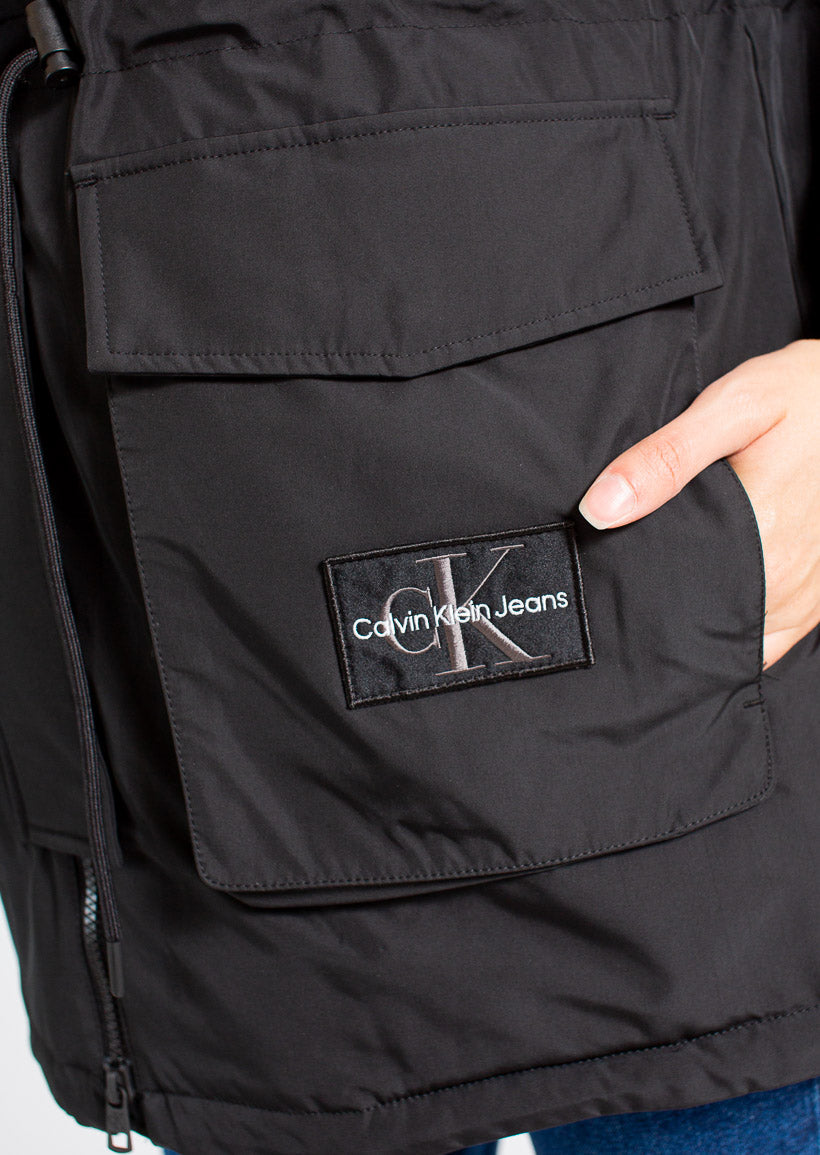 CALVIN KLEIN juoda striukė moterims