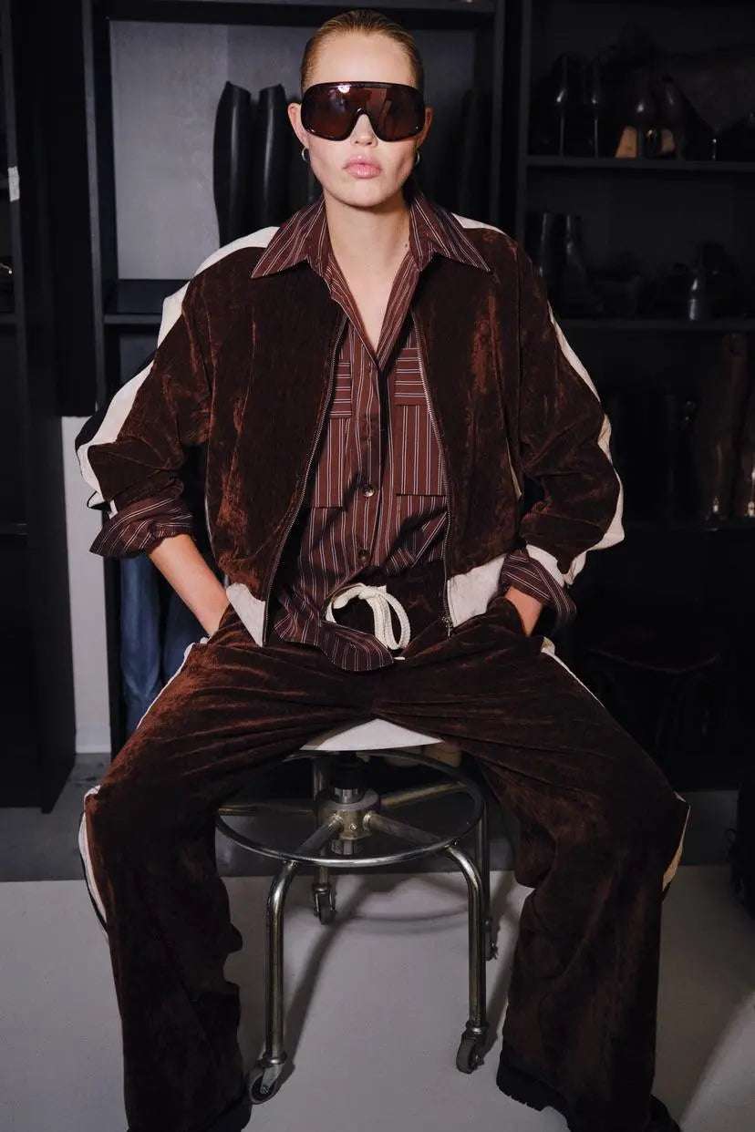 Lumina rudas veliūrinis džemperis