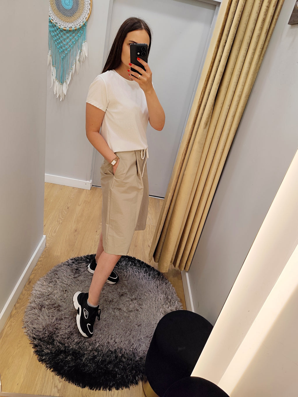 GIOYA & Co Beige šortai moterims